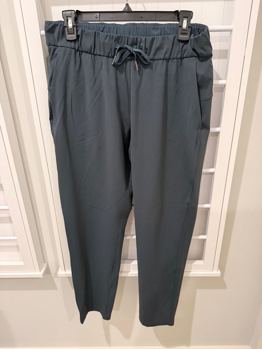 Lululemon Women Activewear On the Fly Pants Sz 8 Gray 7/8 Mid Rise 27" Inseam